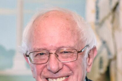 Sen. Bernie Sanders Rallies in Philly to Challenge Oligarchy on National Resistance Tour