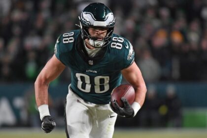Should the Eagles Consider Trading Dallas Goedert on Draft Day?