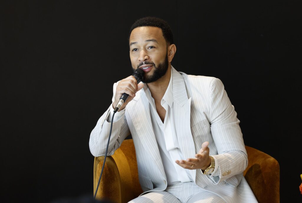 Hollywood Hits the Windy City: Roundup of Stars Traveling to Chicago’s DNC for Concerts, Events Hollywood Hits the Windy City: Roundup of Stars Traveling to Chicago’s DNC for Concerts, Events
