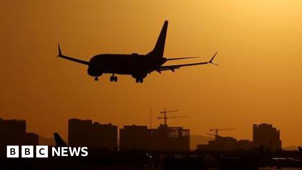 FAA Probes Alarming Near-Collision Incident at Phoenix Airport FAA Probes Alarming Near-Collision Incident at Phoenix Airport