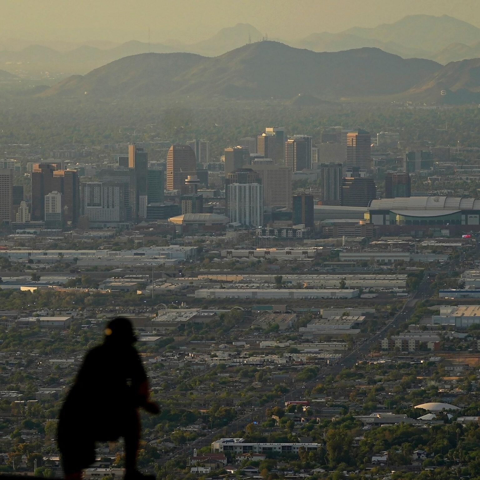 Surviving and Thriving in America’s Hottest Big City: A Week in the Phoenix Heat Surviving and Thriving in America’s Hottest Big City: A Week in the Phoenix Heat