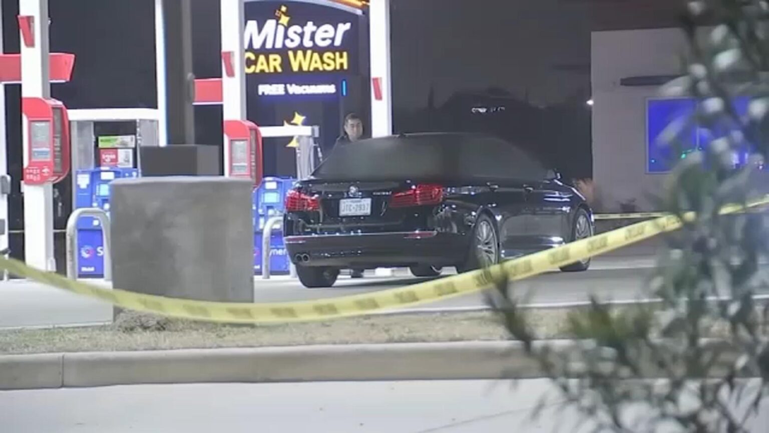 Deadly Shootout at West Houston Gas Station Leaves One Dead, Another Injured Deadly Shootout at West Houston Gas Station Leaves One Dead, Another Injured