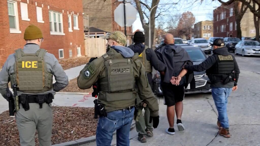 ICE agents detained an adult during school dropoff in Chicago Wednesday – Chalkbeat ICE agents detained an adult during school dropoff in Chicago Wednesday – Chalkbeat