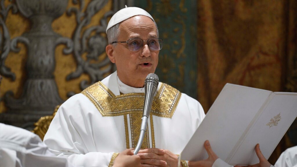 From Deep Dish to ‘Da Pope’: Chicago Celebrates Its New Catholic Leader From Deep Dish to ‘Da Pope’: Chicago Celebrates Its New Catholic Leader