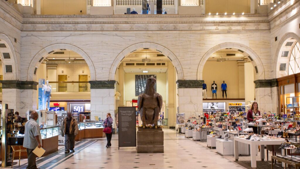 Philadelphia’s Iconic Center City Macy’s Closes Its Doors for the Last Time Philadelphia’s Iconic Center City Macy’s Closes Its Doors for the Last Time