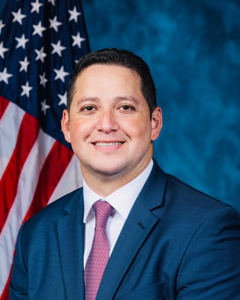 U.S. Rep. Tony Gonzales prevails in primary runoff over gun influencer Brandon Herrera – The Texas Tribune U.S. Rep. Tony Gonzales prevails in primary runoff over gun influencer Brandon Herrera – The Texas Tribune