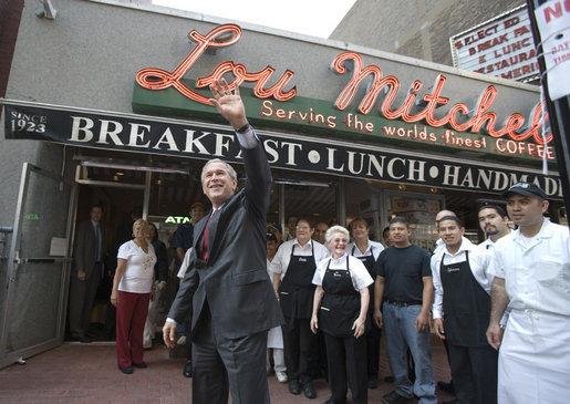Top Spots Where Politicians Dine in Chicago Beyond the 2024 DNC Top Spots Where Politicians Dine in Chicago Beyond the 2024 DNC