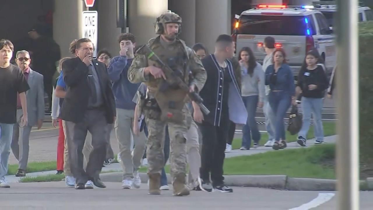 Man who killed five people near Houston after neighbor complained about gunfire gets life in prison – Houston Public Media Man who killed five people near Houston after neighbor complained about gunfire gets life in prison – Houston Public Media