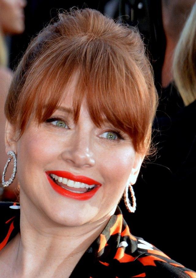 Bryce Dallas Howard Reveals Her Dad Ron Howard Mistook Jessica Chastain for Her Bryce Dallas Howard Reveals Her Dad Ron Howard Mistook Jessica Chastain for Her
