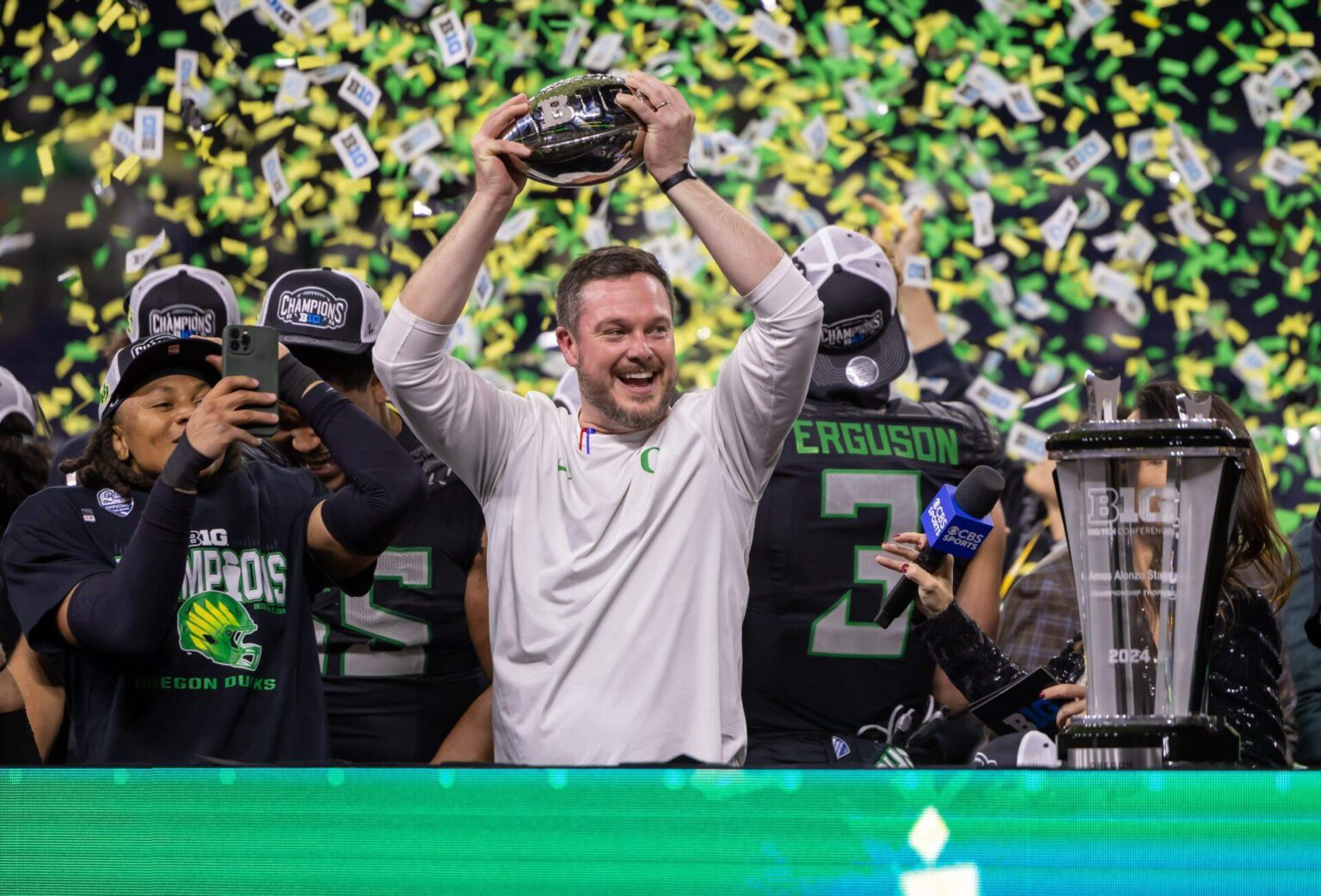 Oregon and Washington’s Bold Leap to the Big Ten: “It Was Both of Us or None of Us” Oregon and Washington’s Bold Leap to the Big Ten: “It Was Both of Us or None of Us”
