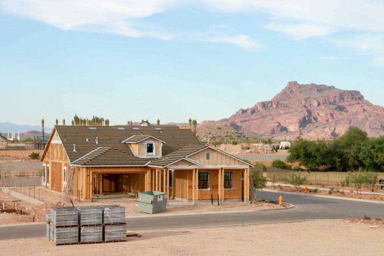 Arizona Enacts Stricter Housing Limits Near Phoenix to Combat Worsening Water Crisis Arizona Enacts Stricter Housing Limits Near Phoenix to Combat Worsening Water Crisis