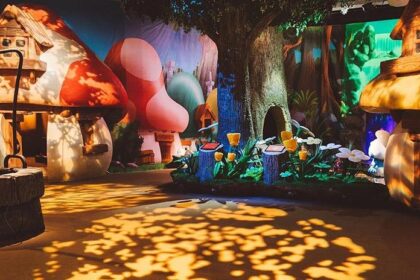Smurf Experience Makes Exciting U.S. Debut in North Texas