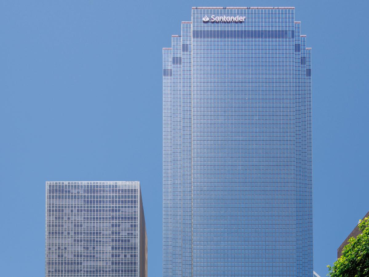 Santander Doubles Down on Downtown Dallas with Massive 211,000-Square-Foot Lease Santander Doubles Down on Downtown Dallas with Massive 211,000-Square-Foot Lease