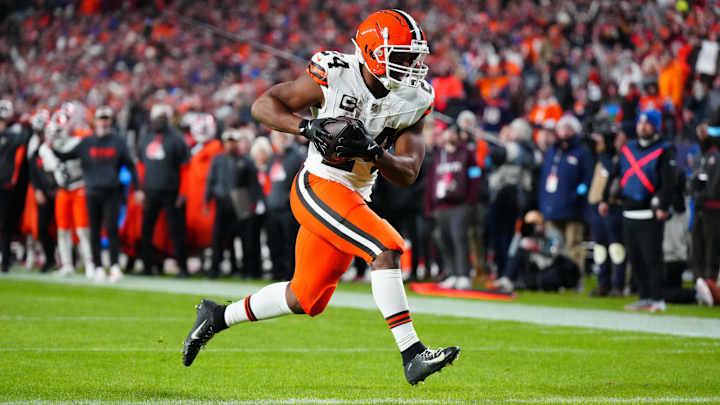 Houston Texans’ New Running Back Nick Chubb Unveils His Jersey Number Houston Texans’ New Running Back Nick Chubb Unveils His Jersey Number