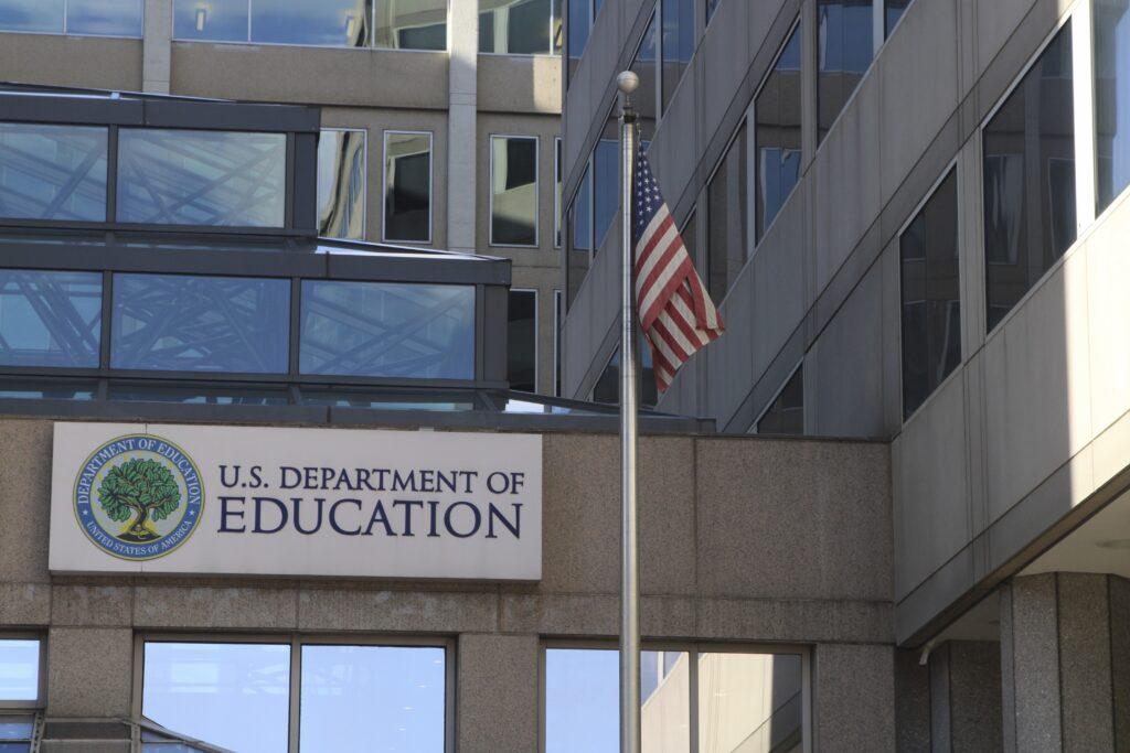 US Education Department plans to lay off 1,300 employees – VOA – Voice of America English News US Education Department plans to lay off 1,300 employees – VOA – Voice of America English News