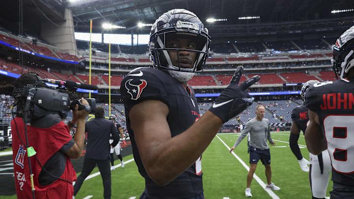 Steelers’ New Wide Receiver Draws Bold Comparison to Franchise Legend Steelers’ New Wide Receiver Draws Bold Comparison to Franchise Legend