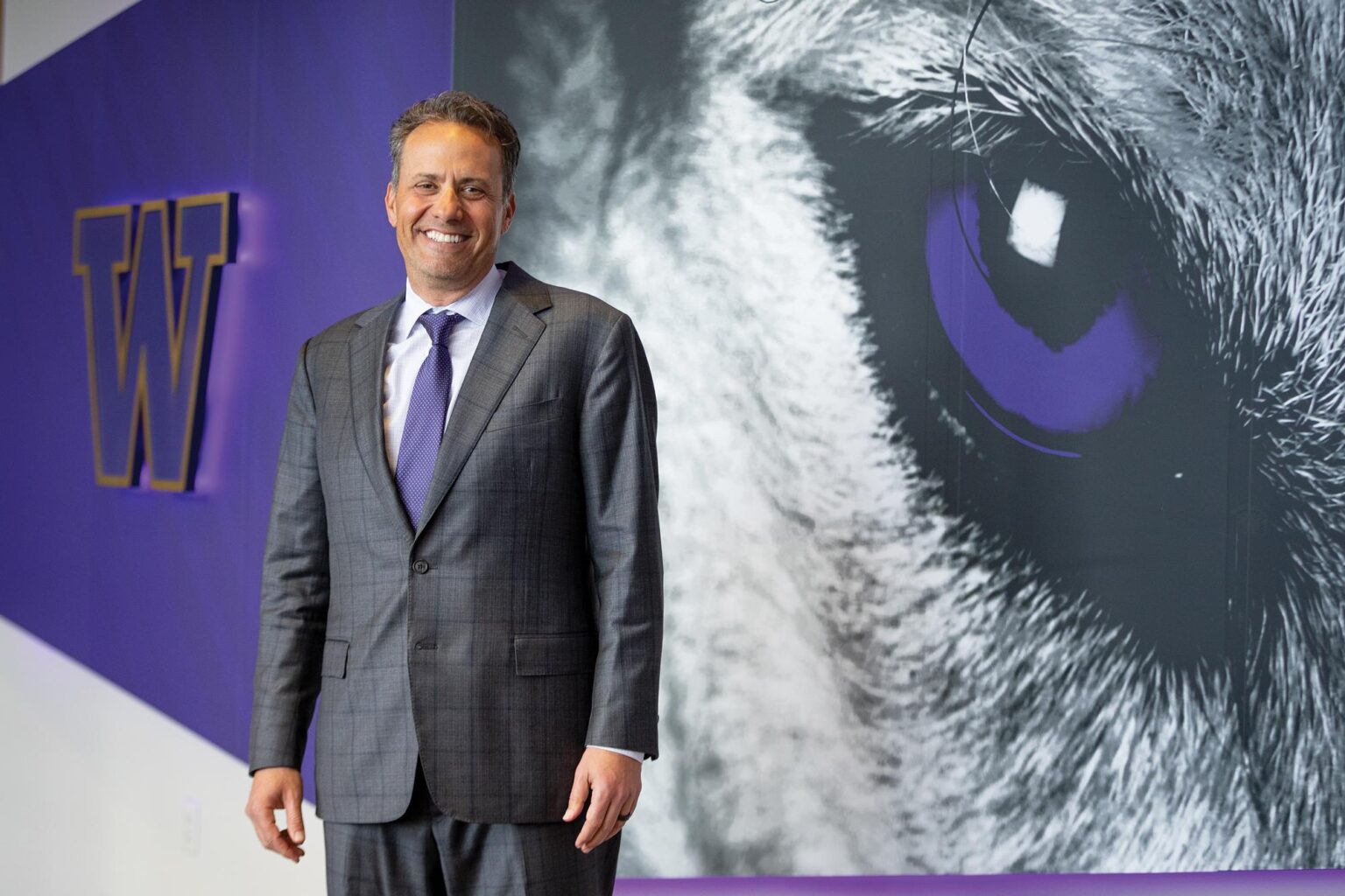 Jedd Fisch Praises Washington Huskies QB Demond Williams Jr Jedd Fisch Praises Washington Huskies QB Demond Williams Jr