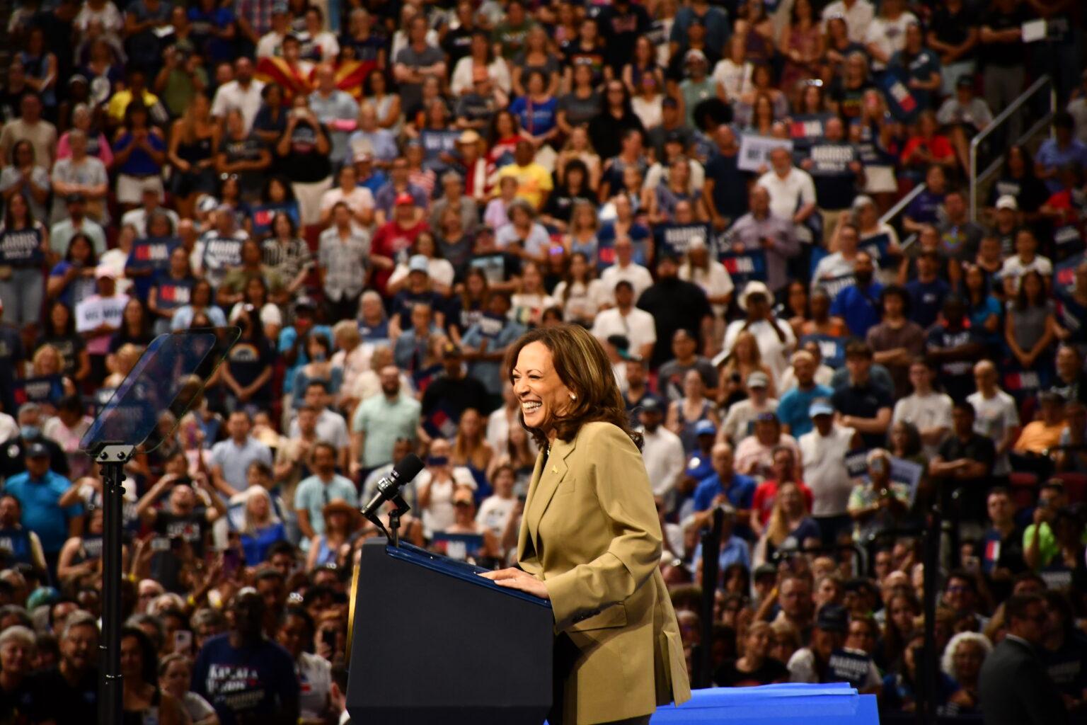 Harris Ignites Excitement at Phoenix Rally as Arizona Early Voting Begins Harris Ignites Excitement at Phoenix Rally as Arizona Early Voting Begins