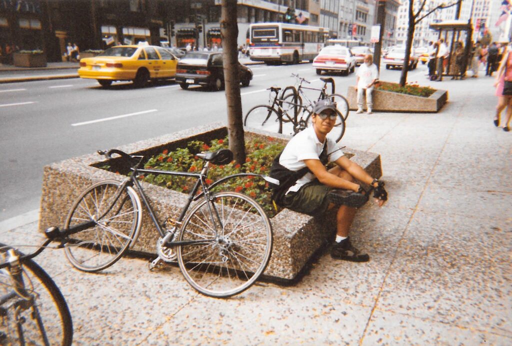 Inside the Gritty World of Chicago’s Last Bike Messengers: How They Keep Riding Strong Inside the Gritty World of Chicago’s Last Bike Messengers: How They Keep Riding Strong