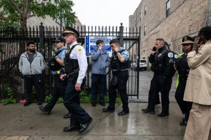 Immigration Agents Detain Chicago Man During School Drop-Off, Officials Report