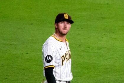 NL West Rival Predicts Padres’ Jackson Merrill Will Shine: ‘He’s a Superstar’  Rewritten: 
NL West Rival Declares Padres’ Jackson Merrill a Future Superstar Ready to Shine