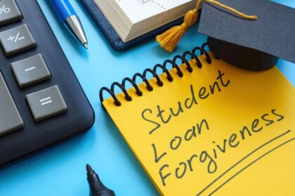 Federal Government Cancels  Million in Loans for Former University of Phoenix Students