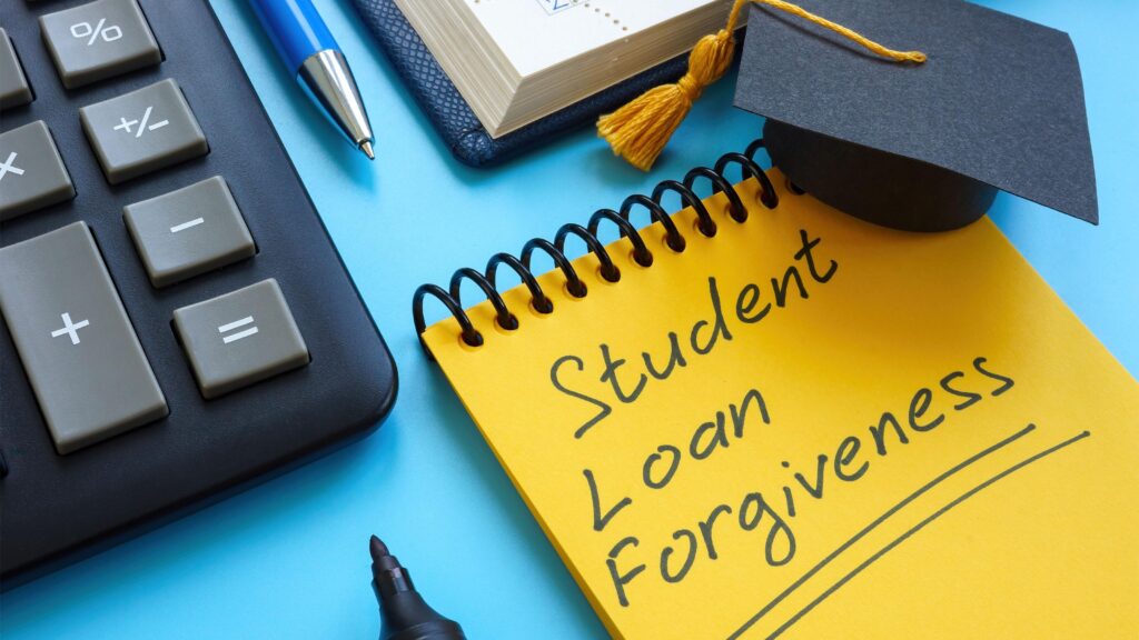 Federal Government Cancels Million in Loans for Former University of Phoenix Students Federal Government Cancels Million in Loans for Former University of Phoenix Students