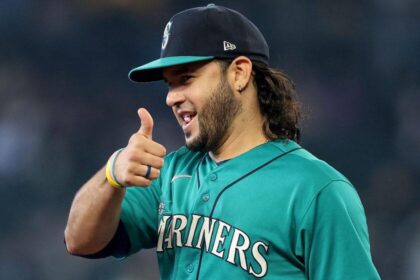 Diamondbacks Fans React to the Blockbuster Eugenio Suárez Trade