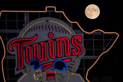 Astros and Mariners Show Strong Interest in Versatile Defender