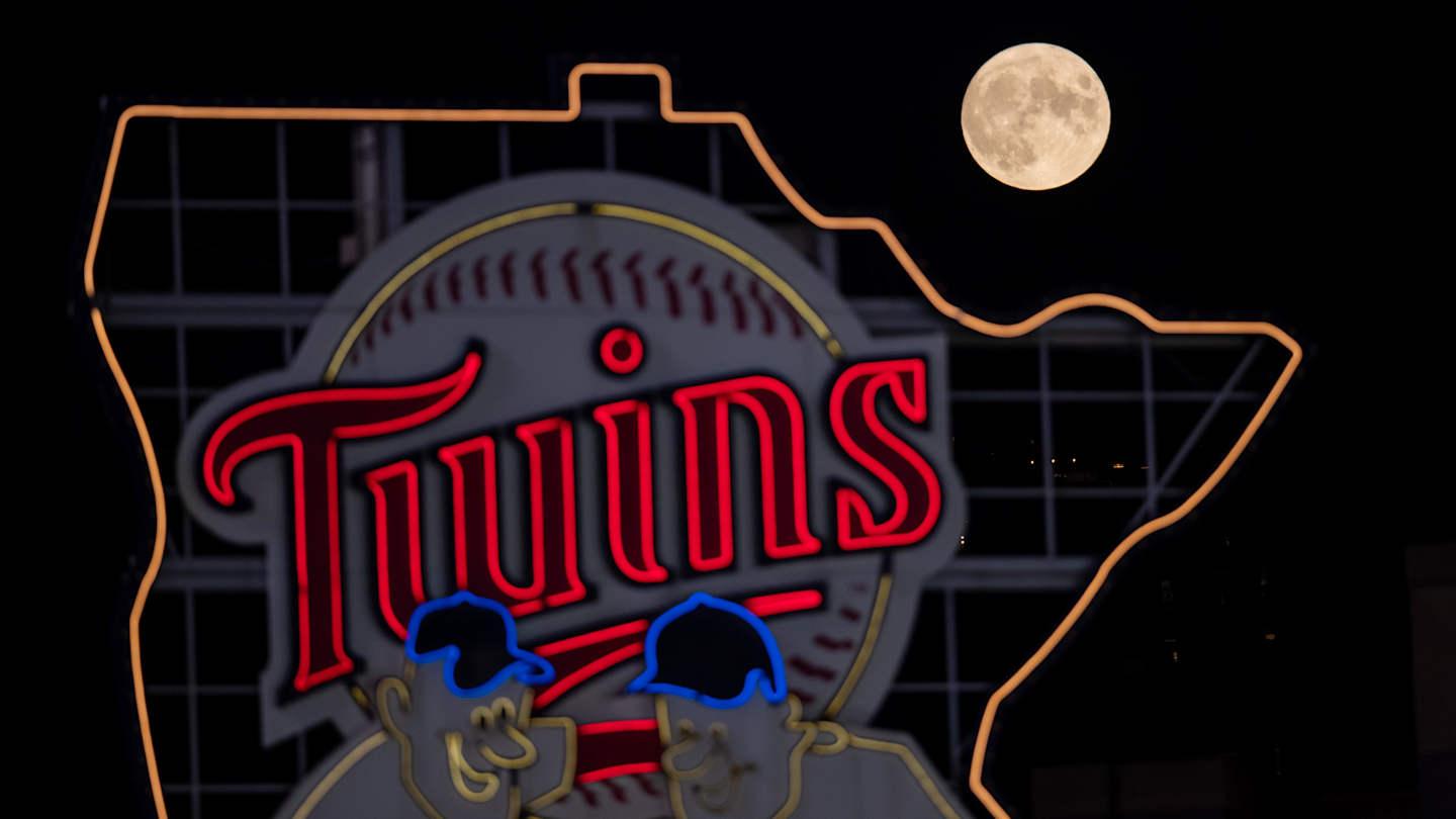 Astros and Mariners Show Strong Interest in Versatile Defender Astros and Mariners Show Strong Interest in Versatile Defender