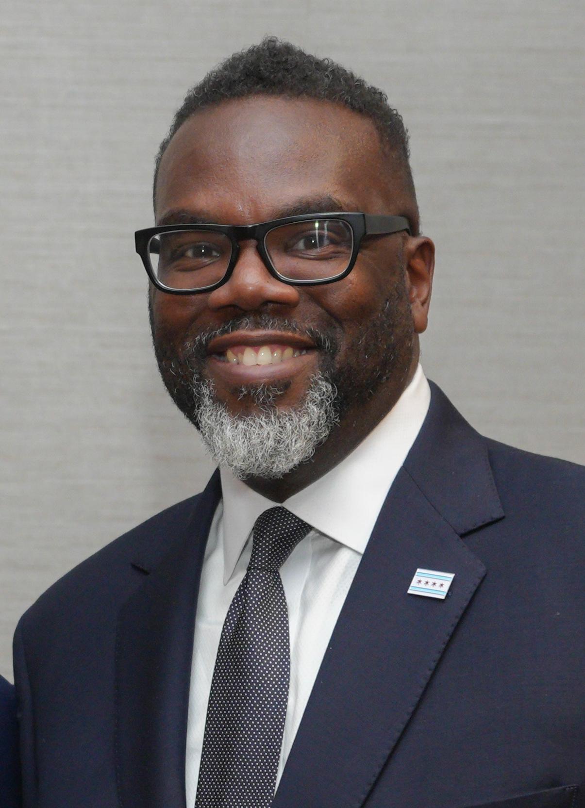 Critics Claim CPS Board Resignations Highlight Chicago Mayor Brandon Johnson’s Struggle to Build Consensus Critics Claim CPS Board Resignations Highlight Chicago Mayor Brandon Johnson’s Struggle to Build Consensus