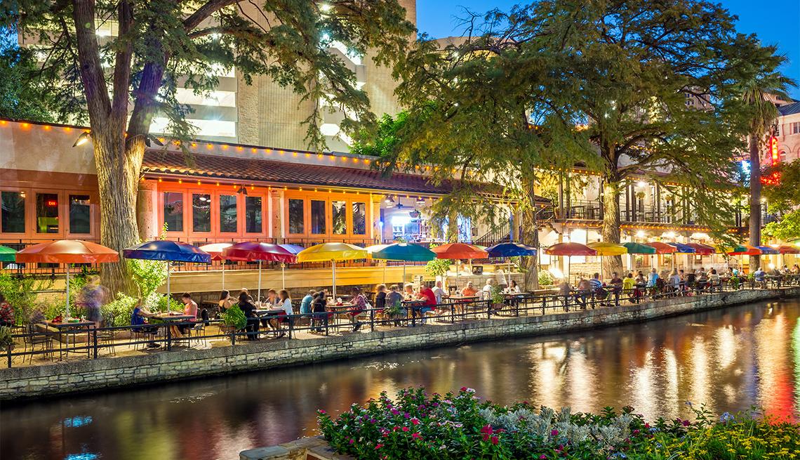 15 Must-Do Experiences in San Antonio (and What to Skip)