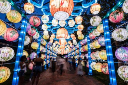 Watch Philadelphia’s Franklin Square Come Alive in the Stunning Annual Lantern Festival