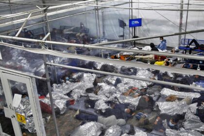 Abbott: Texas May Challenge Federal Mandate to Fund Education for Migrant Children