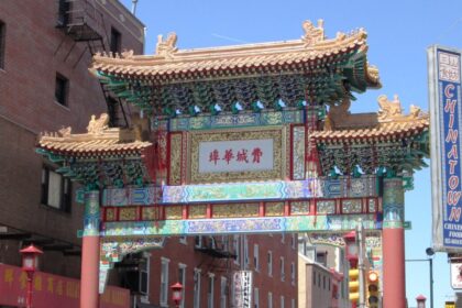 In Philadelphia’s Chinatown, Gov. Shapiro Discusses Tea and Tariffs with Business Leaders