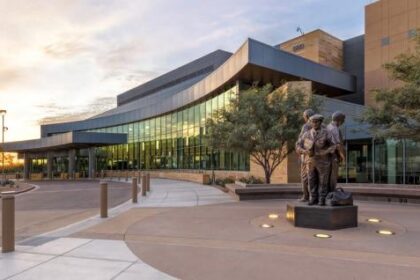 Inside the Mayo Clinic Comprehensive Cancer Center: Pioneering Breakthroughs in Cancer Care and Research