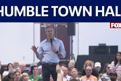 Beto O’Rourke takes on Republicans and Democrats at ‘punk rock’ town hall in Humble – Houston Chronicle