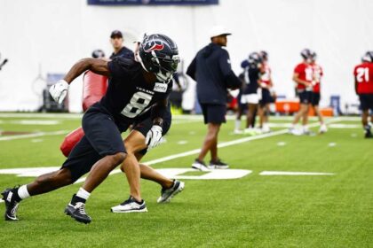 Harris Shines: Exciting Action on Training Camp Day 4 with Fans in the Stands!