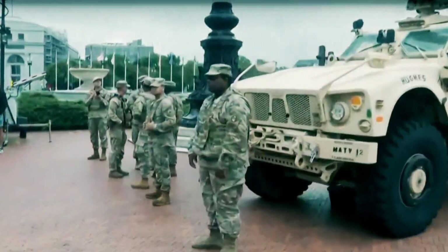 Officials Prepare to Deploy National Guard to Chicago as Trump Pushes for Expanded Crime Crackdown