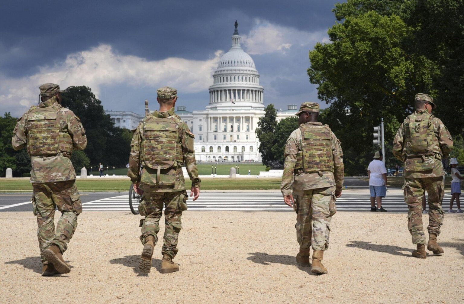 Trump Deploys National Guard to Washington and Seizes Control of Capitol Police