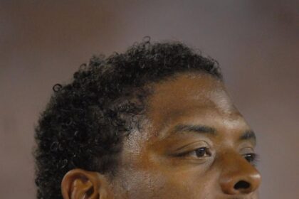 Former Iowa and NFL Star Derreck Robinson, DeLaSalle Legend, Dies at 43