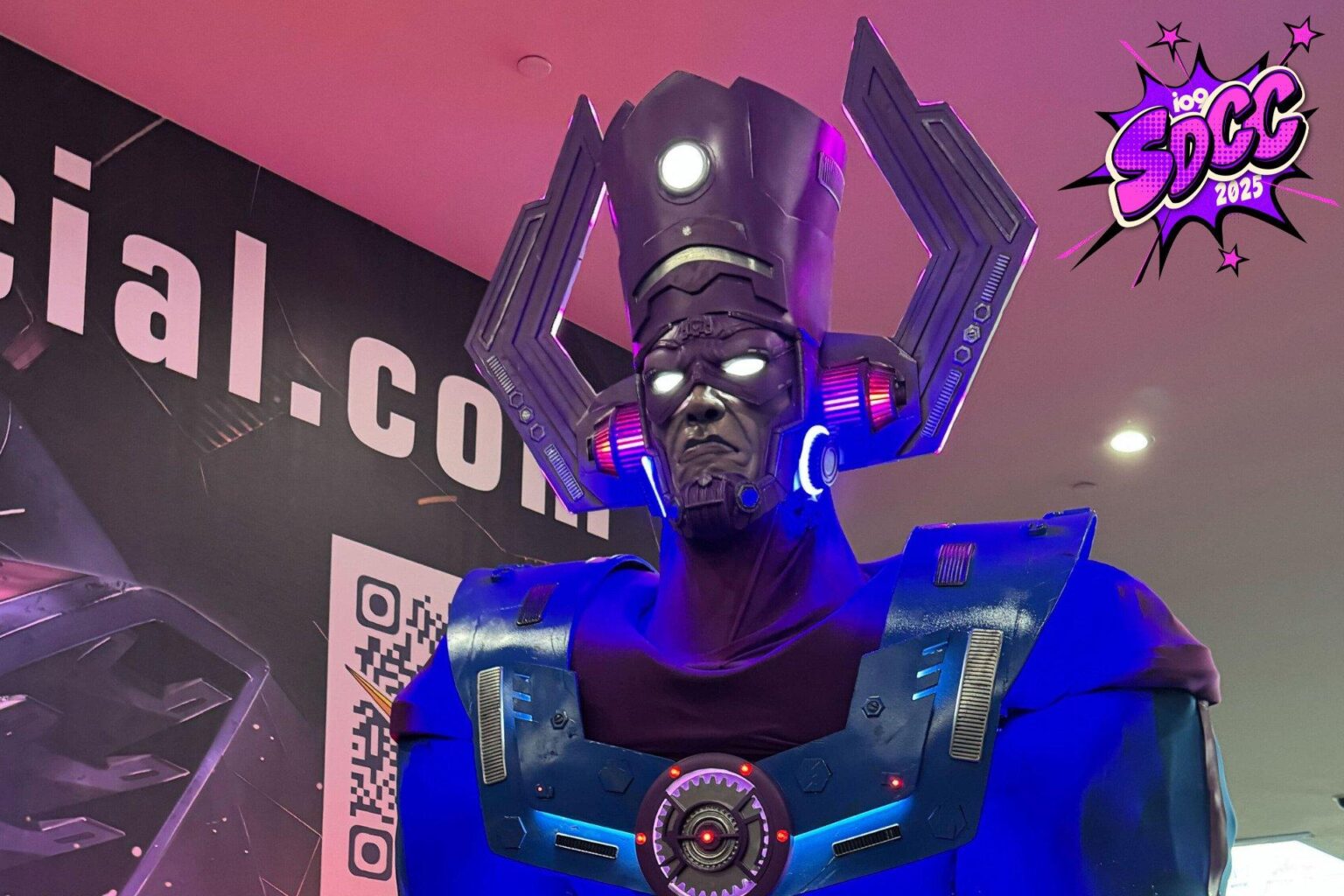 Day 2 at San Diego Comic-Con: The Excitement is Off the Charts! Day 2 at San Diego Comic-Con: The Excitement is Off the Charts!