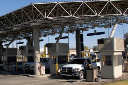 ‘Devastating’ wait times at Mexico border strain California small businesses – CalMatters
