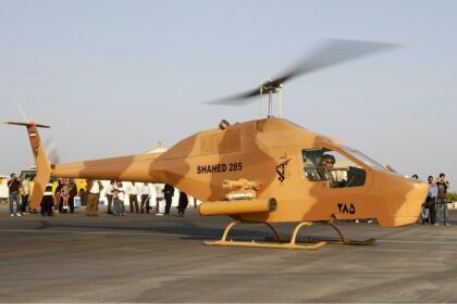 Tense Showdown: Iranian Navy Helicopter Faces Off with US Destroyer Near San Diego