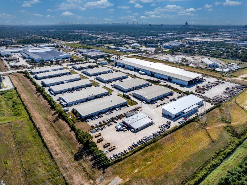 Long Wharf Capital and PAGEWOOD Acquire Massive 292,200-Square-Foot Business Park in Houston Long Wharf Capital and PAGEWOOD Acquire Massive 292,200-Square-Foot Business Park in Houston