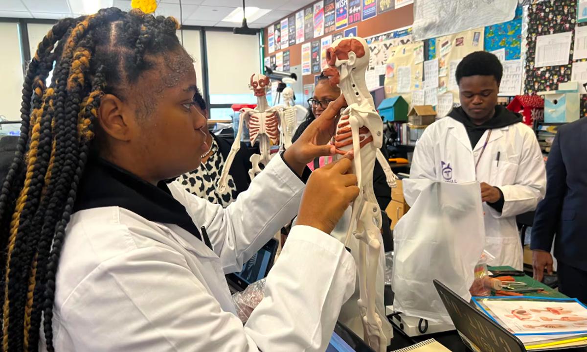 Chicago Public Schools Students Return to Class Amid 4M Budget Shortfall