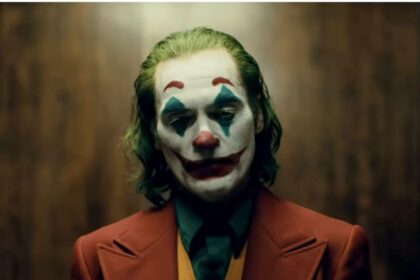Joaquin Phoenix Delivers a Chilling Performance in a Flawed Yet Fascinating ‘Joker