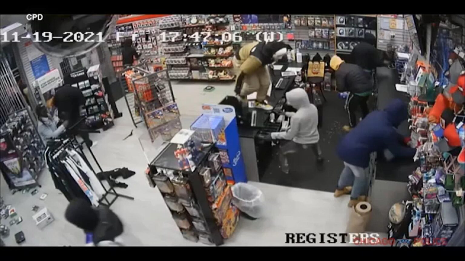Daring Smash-and-Grab Burglary Strikes Green Arch Grocery Store on Broadway in Edgewater