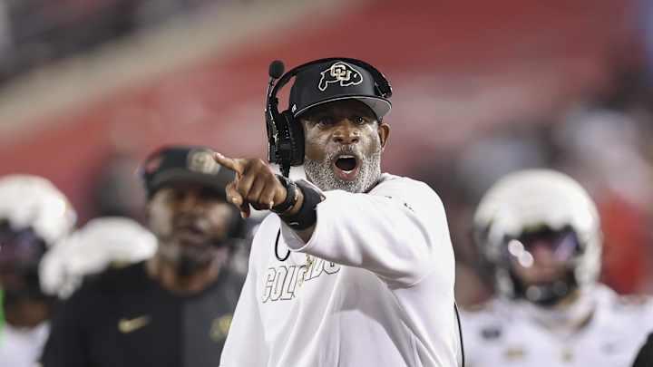 Deion Sanders’ Houston Legacy: Excelling in Two Sports and Two Roles