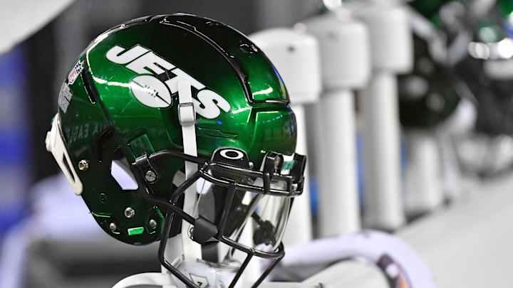 Jets-Bears Trade Rumors Intensify: Could Star Running Back Be Heading to Chicago?
